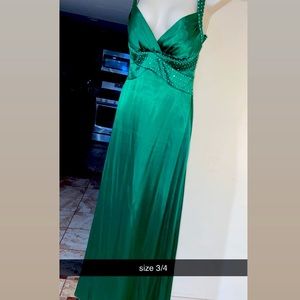 EMERALD GREEN SILKY DRESS. SIZE 4